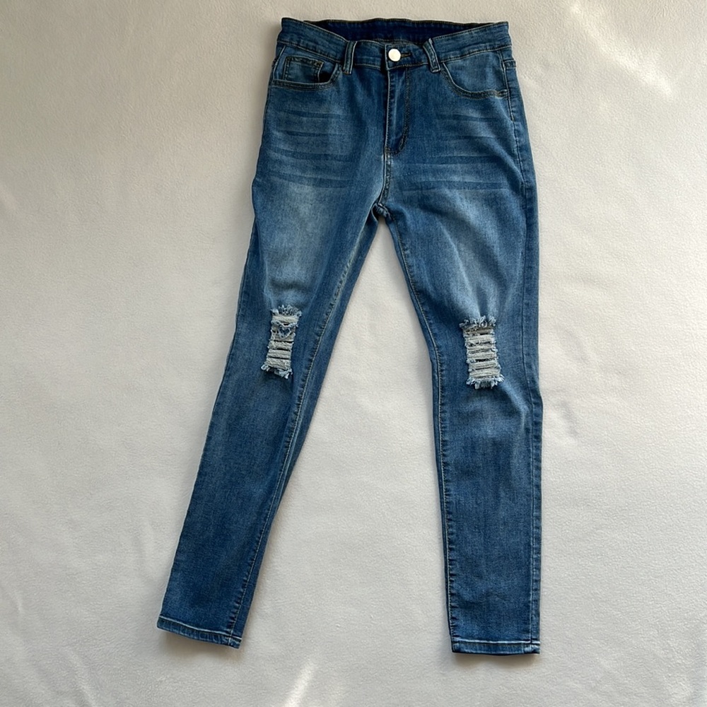 Men’s skinny ripped jeans